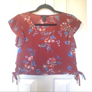 V-neck Floral Crop Top with Lace Up Side